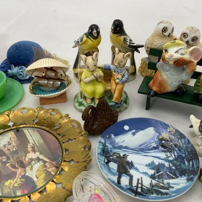 -137- Small Mixed Lot of Figures and Assorted Decor