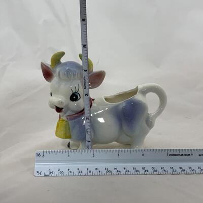 -138- Vintage Kitschy Cows | Made in Japan