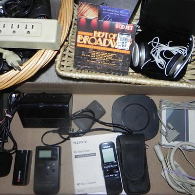LOT 60 SMALL ELECTRONICS