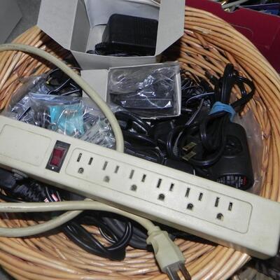 LOT 60 SMALL ELECTRONICS