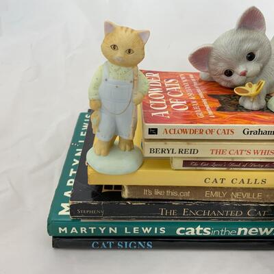 -156- Cat Books | Cat Figures