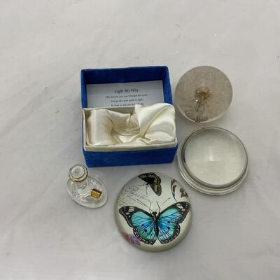 -157- Paperweights | Light House Figurine