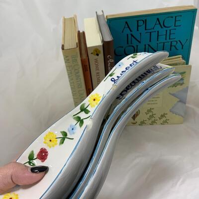 -160- Three Spoon Rests | Small Book Collection