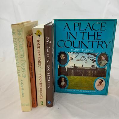 -160- Three Spoon Rests | Small Book Collection