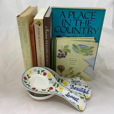 -160- Three Spoon Rests | Small Book Collection