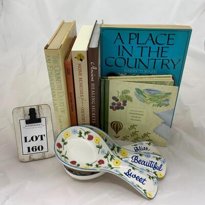 -160- Three Spoon Rests | Small Book Collection
