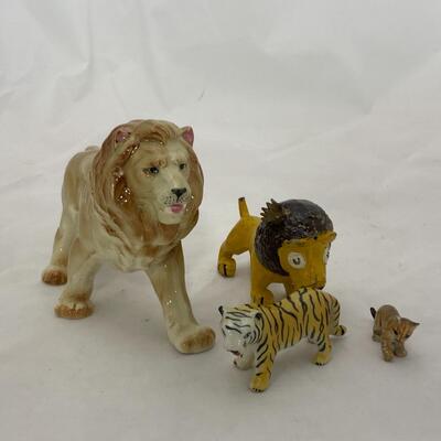 -165- Lions and Tiger! | Four Figurine Lot | Cowardly Lion