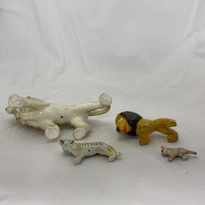 -165- Lions and Tiger! | Four Figurine Lot | Cowardly Lion