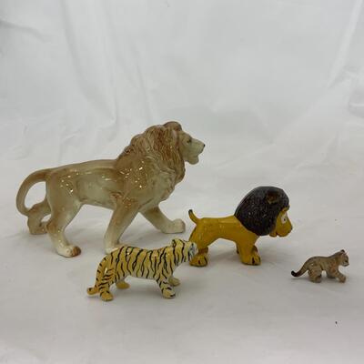 -165- Lions and Tiger! | Four Figurine Lot | Cowardly Lion