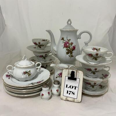 -178- Twenty-Five Piece Unmarked Tea Set | Roses