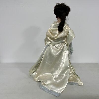-180- Franklin Mint Heirloom Doll | Gibson Girl | Boudoir