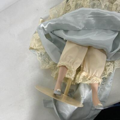 -180- Franklin Mint Heirloom Doll | Gibson Girl | Boudoir