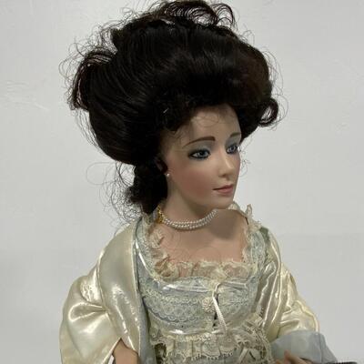 -180- Franklin Mint Heirloom Doll | Gibson Girl | Boudoir