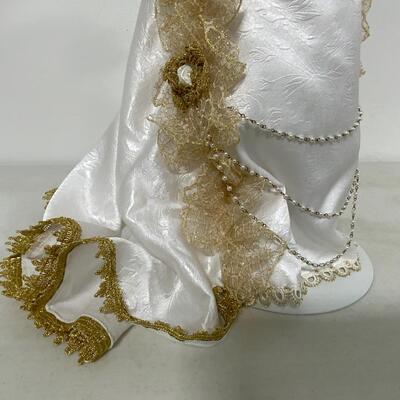 -183- Franklin Mint Heirloom Doll | Fantastic White Dress
