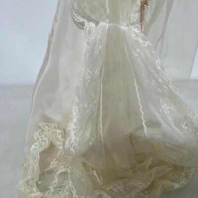 -184- Franklin Mint Heirloom Doll | Lacey Ivory Dress