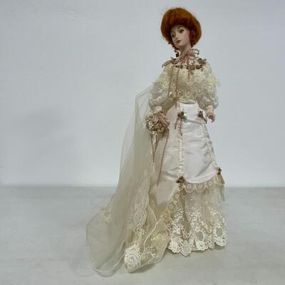 -184- Franklin Mint Heirloom Doll | Lacey Ivory Dress