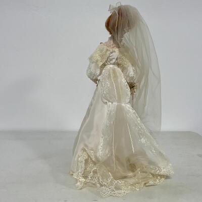 -184- Franklin Mint Heirloom Doll | Lacey Ivory Dress