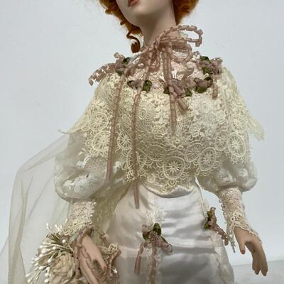 -184- Franklin Mint Heirloom Doll | Lacey Ivory Dress