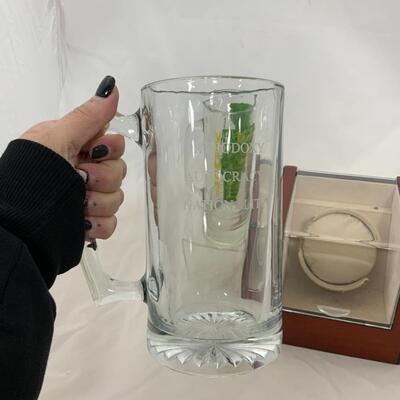 -191- Two Mugs | Rotating Watch display