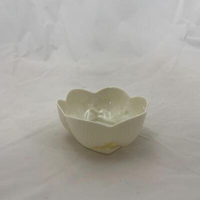 -197- BELLEEK | Three Small Pieces | Bowls