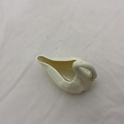 -198- BELLEEK | Swan