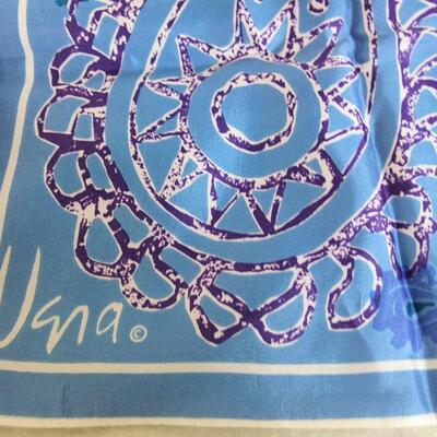 Nice Large Ladies Scarf, Signed Vera, Vera Wang