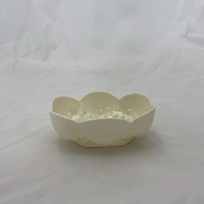 -200- BELLEEK | Delicate Dish