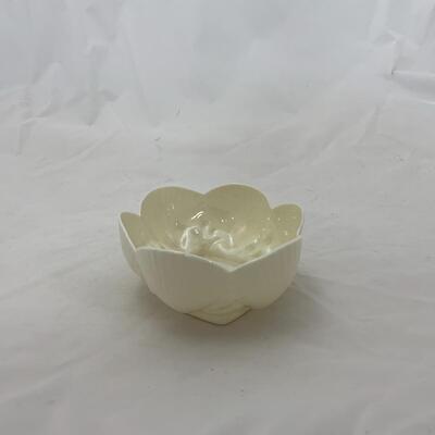 -200- BELLEEK | Delicate Dish