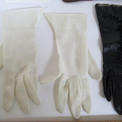 4 Pair Vintage Ladies Gloves, 2 Leather, 1 MIP Crescendo Sant' Angelo Never Used In Original Package