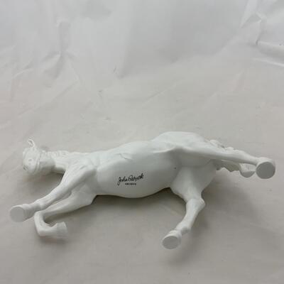 -205- Two Horse Figures | Horse Salt and Pepper Shakers