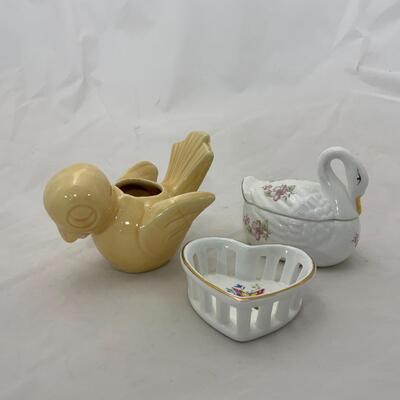 -207- SHAWNEE | Bird Planter | LEFTON | Heart Dish and Swan