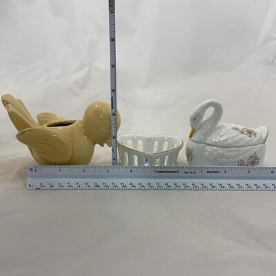 -207- SHAWNEE | Bird Planter | LEFTON | Heart Dish and Swan