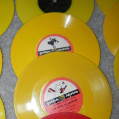 LOT    VARIETY OF CHILDRENS 45'S