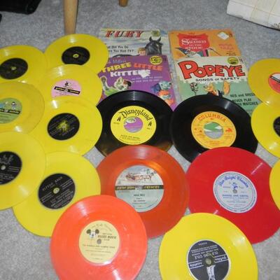 LOT    VARIETY OF CHILDRENS 45'S