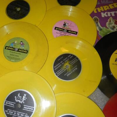LOT    VARIETY OF CHILDRENS 45'S