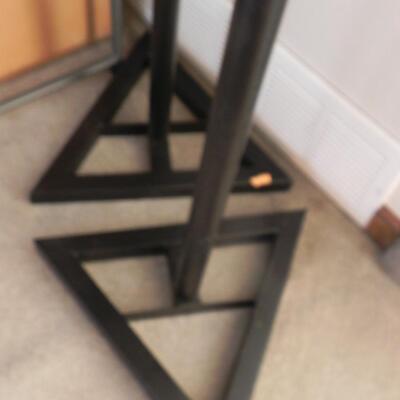 LOT  PYLE ADJUSTABLE SPEAKER STANDS