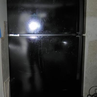 LOT 83  WHIRLPOOL REFRIGERATOR