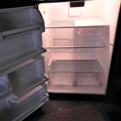 LOT 83  WHIRLPOOL REFRIGERATOR