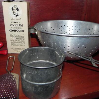 LOT 44  VINTAGE KITCHEN
