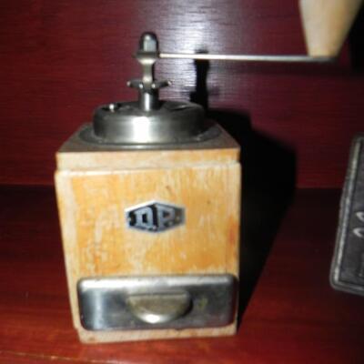 LOT 47  COFFEE GRINDER AND BACON PRESS