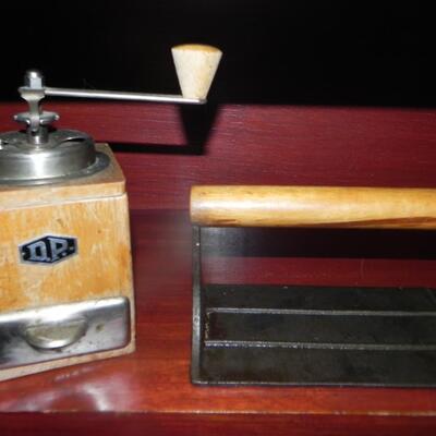 LOT 47  COFFEE GRINDER AND BACON PRESS