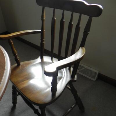 LOT 35  VINTAGE WOODENTABLE AND 6 CHAIRS