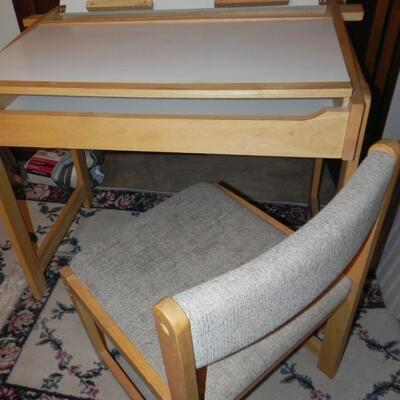 LOT 94 SMALL DESK AND CHAIR