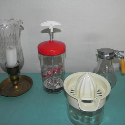 LOT 25 KITCHEN ITEMS