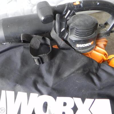 LOT  103  WORX LEAF BLOWER/VACUUM