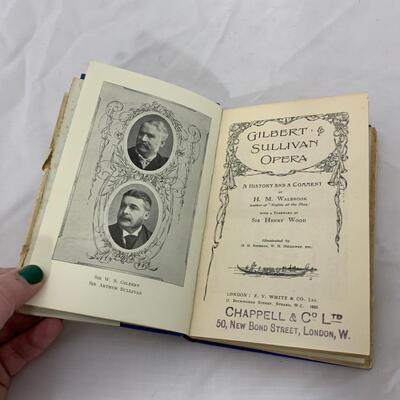 -220- BOOKS | Gilbert and Sullivan