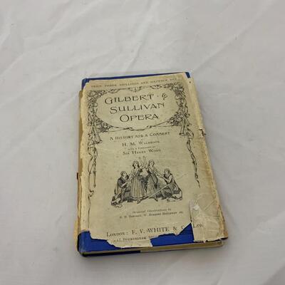 -220- BOOKS | Gilbert and Sullivan
