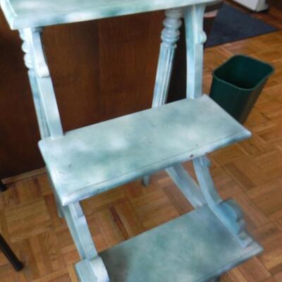 LOT 76  WOODEN STEP STAND