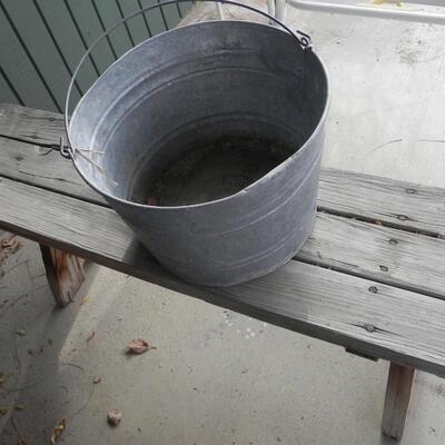 LOT 114 GALVANIZED BUCKET AND WOODEN BENCH SEAT