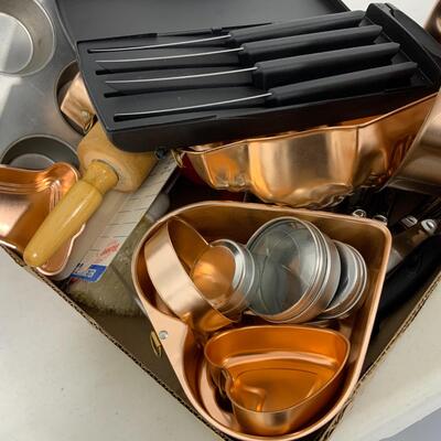 -233- Mixed Lot of Bakeware and Kitchen Items
